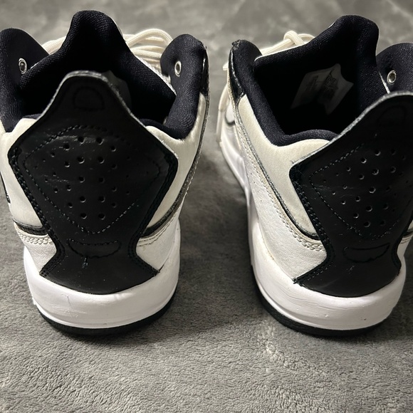 Jordan Classic White and Black Kids Sneakers - Picture 3 of 6